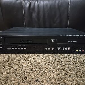 Magnavox ZV427MG9 VCR/DVD Recorder Combo